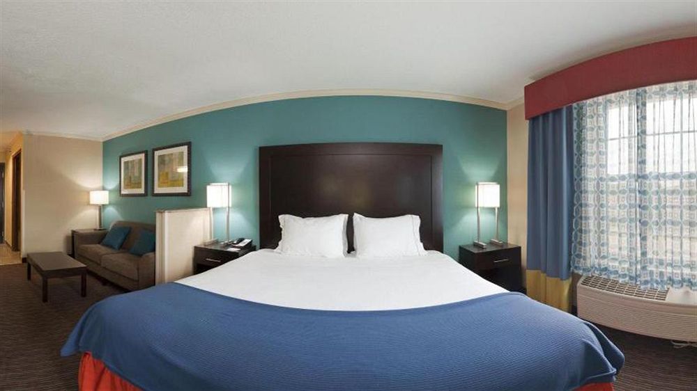 Holiday Inn Express Hotel & Suites North Kansas City By Ihg Exterior foto