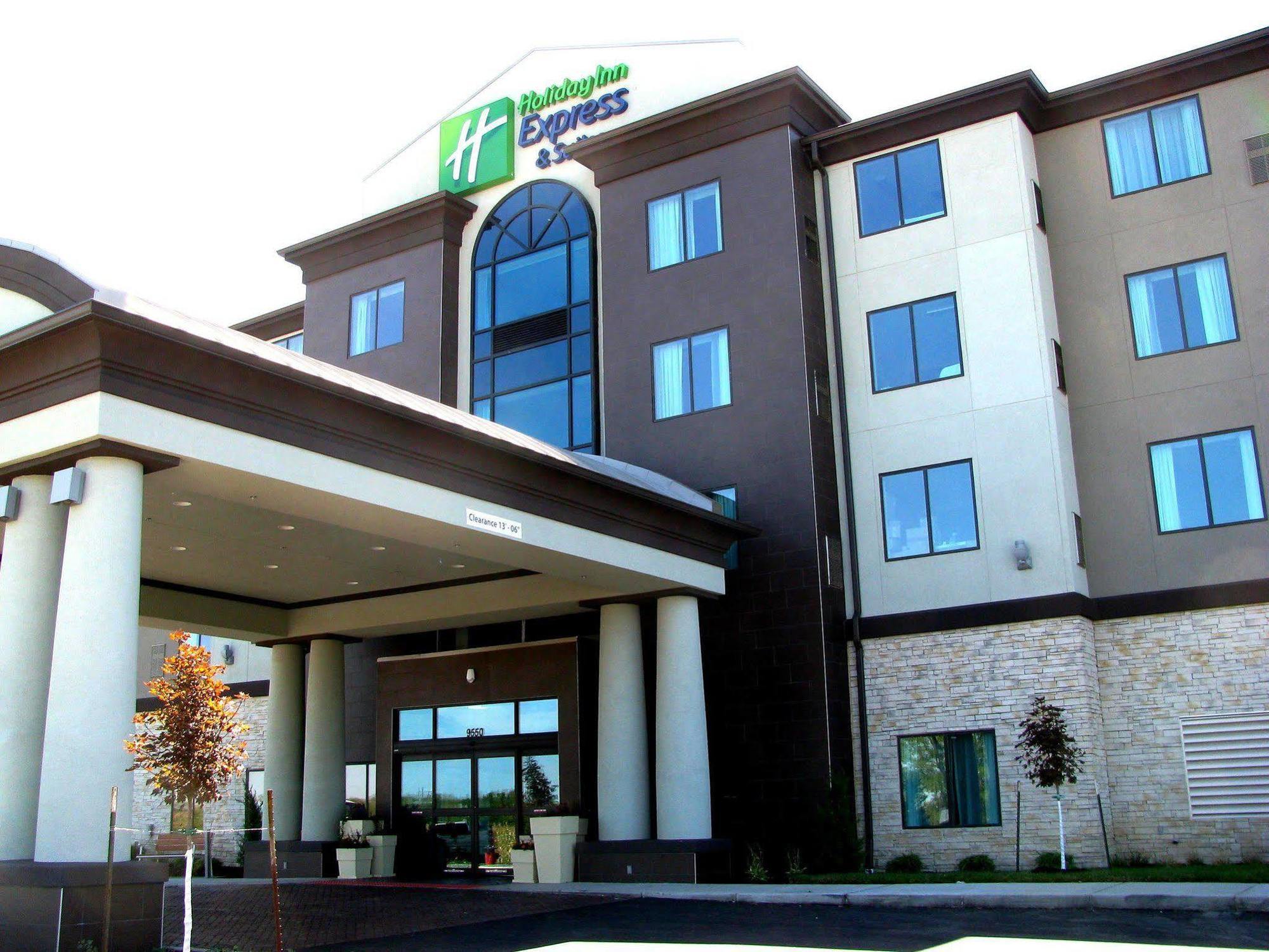 Holiday Inn Express Hotel & Suites North Kansas City By Ihg Exterior foto