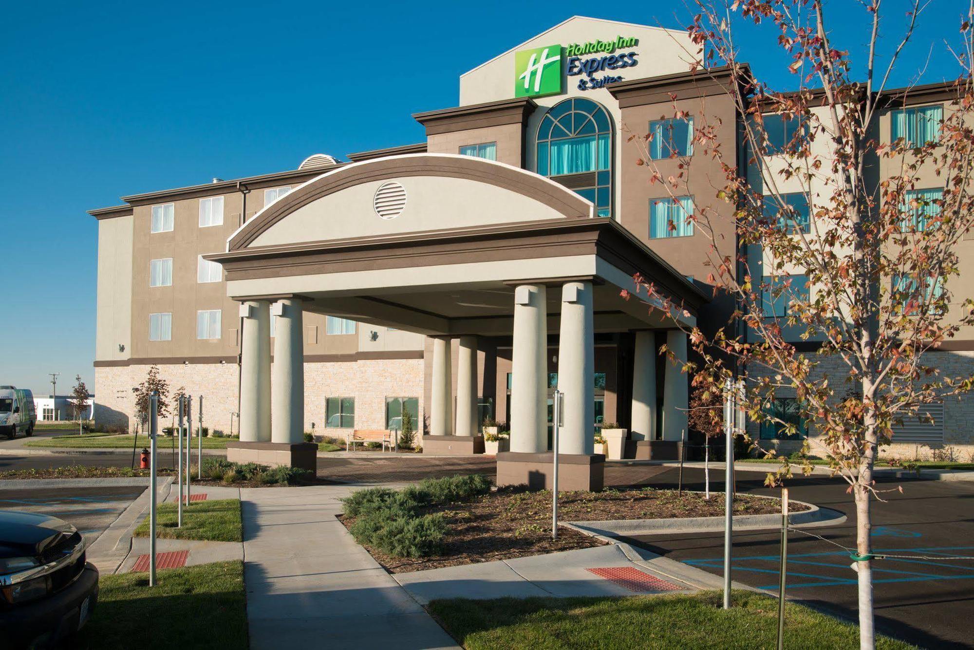 Holiday Inn Express Hotel & Suites North Kansas City By Ihg Exterior foto