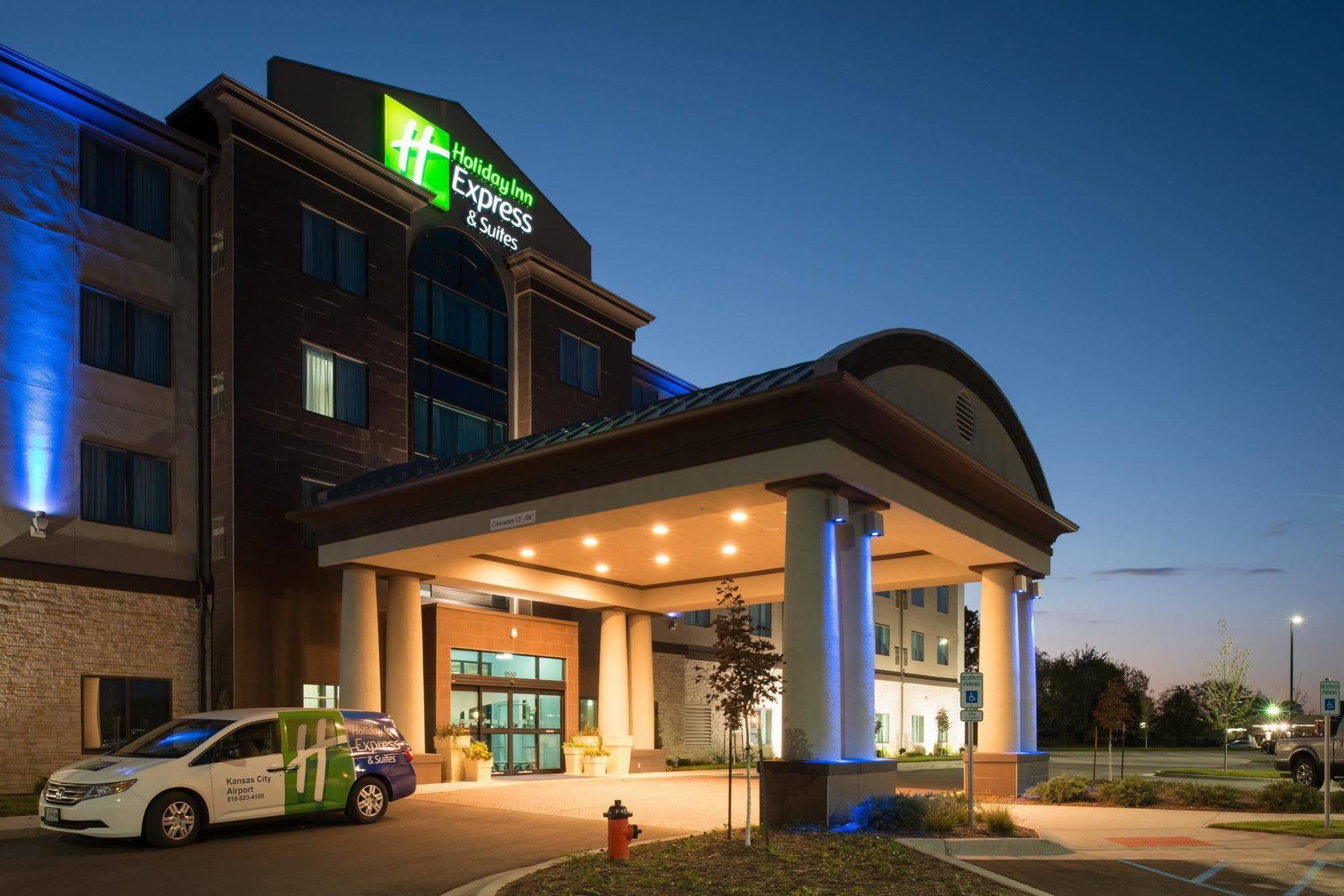 Holiday Inn Express Hotel & Suites North Kansas City By Ihg Exterior foto
