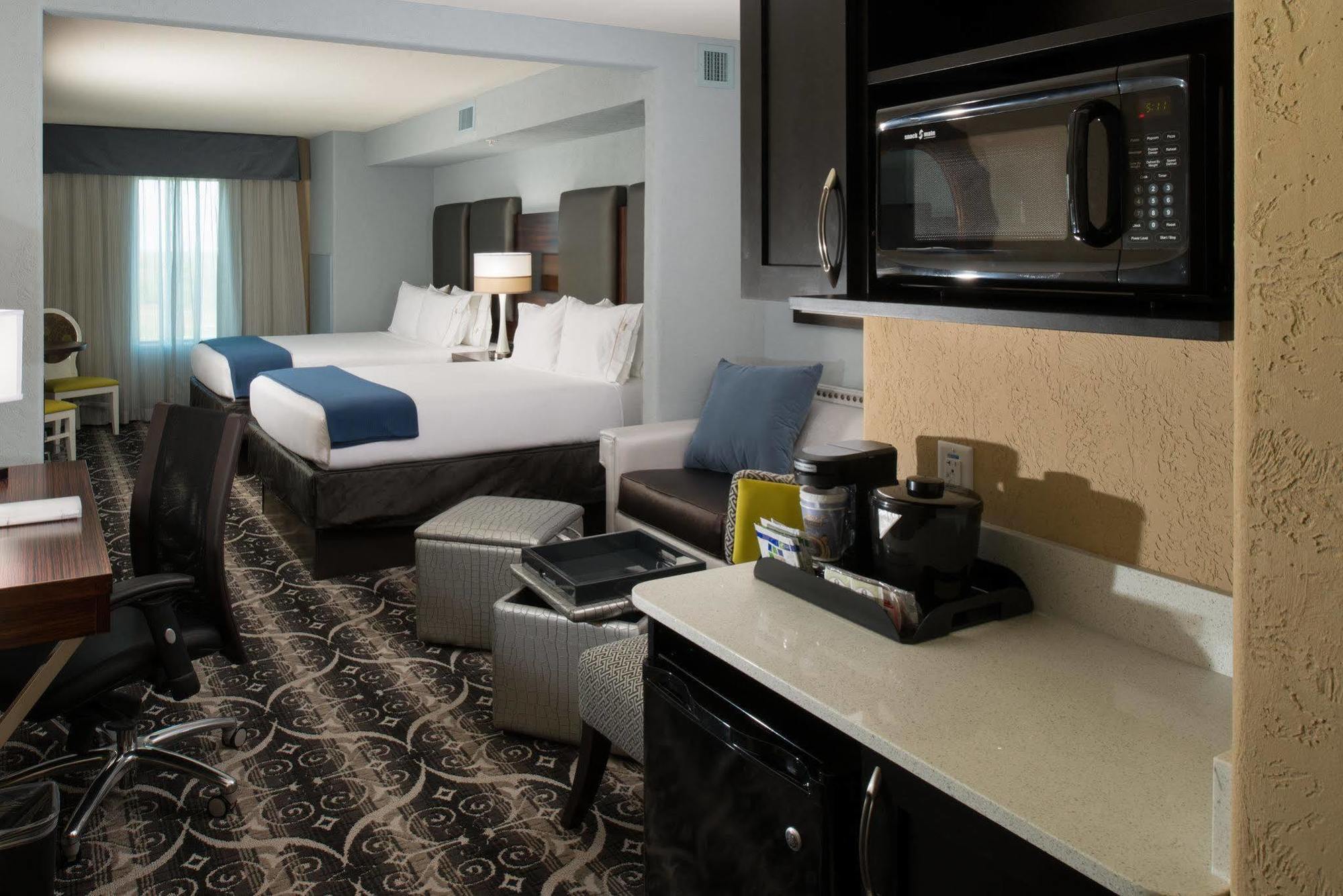 Holiday Inn Express Hotel & Suites North Kansas City By Ihg Exterior foto